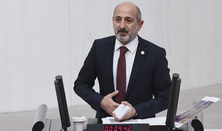 Ali Öztunç: “Ayla Öğretmen Bu Çağın Kahr..