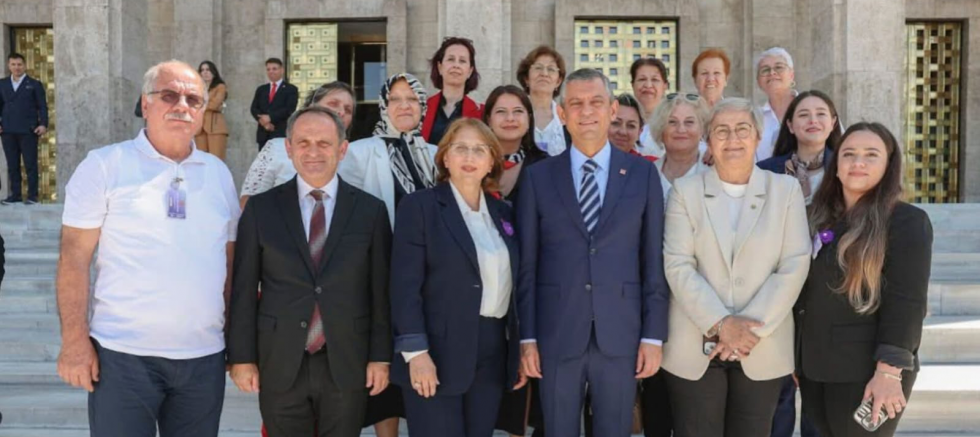 ECEVİT KELEŞ: “KADINLARIN SİYASETTEKİ GÜ..