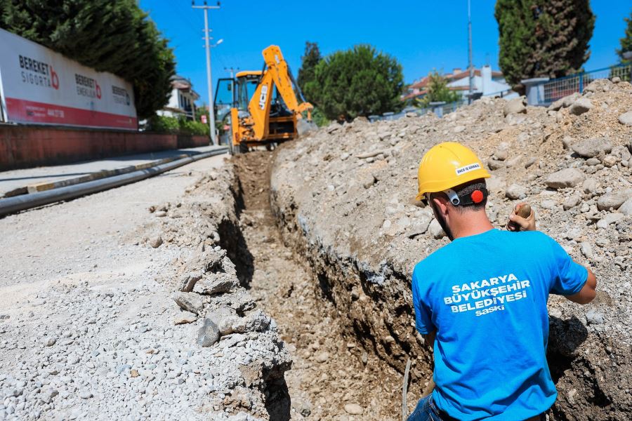 Büyükşehir Belediyesi’nden Akyazı’nın altyapısına aynı anda 3 yeni proje