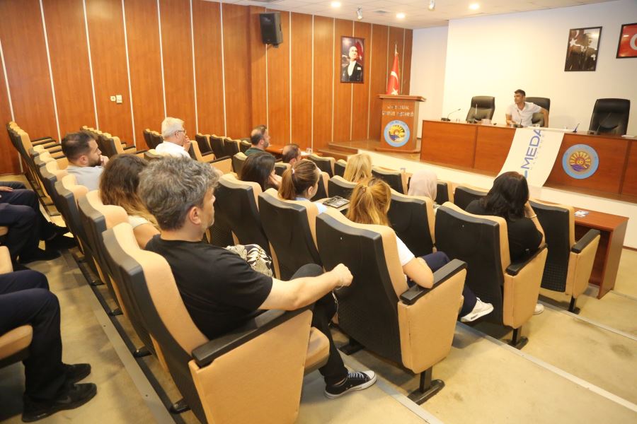 GÖLCÜK BELEDİYESİ PERSONELİNE KALP HASTALIKLARI SEMİNERİ