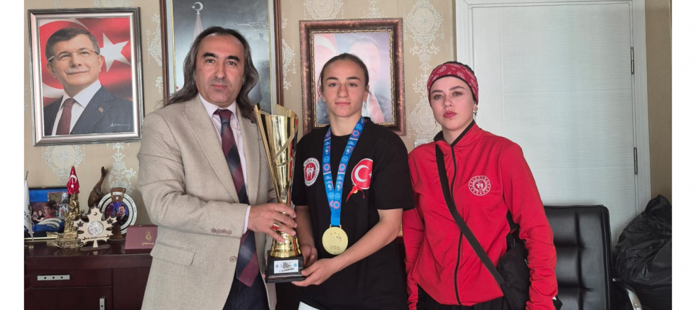 Ömer Aydoğmuş’tan Şampiyon Sporcuya Anlamlı Destek - GÜNDEM - İnternetin Ajansı