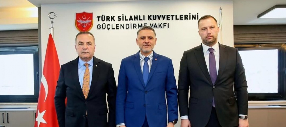 Turgut Özal Vakfı Başkanı Semih Narlı’da..